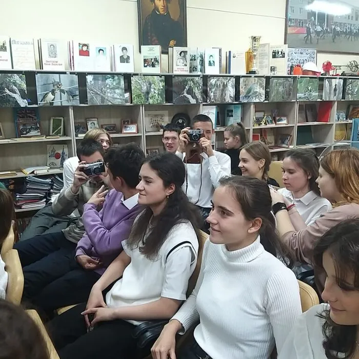 Экскурсия в школьном музее «Остановись, мгновенье!»