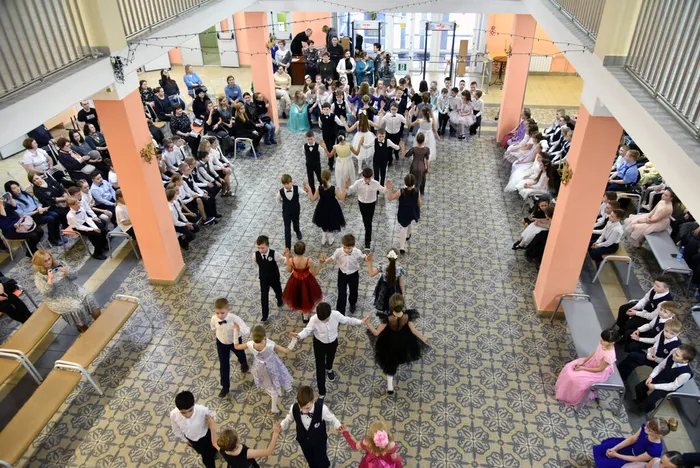Бал начальной школы фото 3